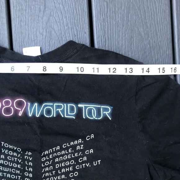 Taylor Swift 1989 World Tour T-Shirt Black Pink Neon Sign Adult Small Crewneck - Picture 5 of 7